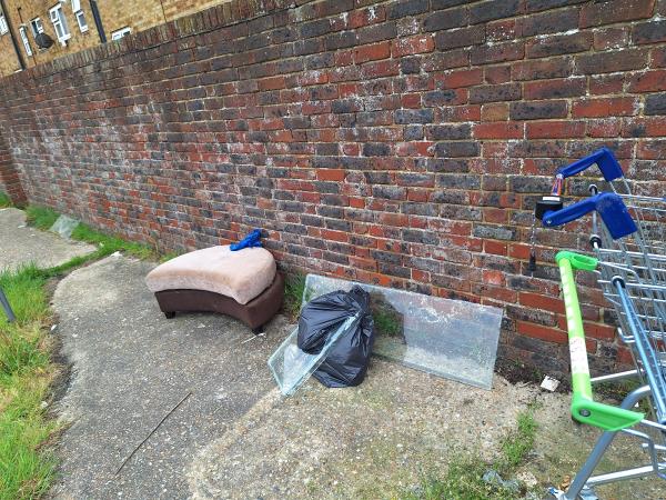 Warwick ct bin area

Sofa chair and broken fish tank 

Please clear 

Thanks john -Stafford Court, Etchingham Road, Eastbourne, BN23 7DF