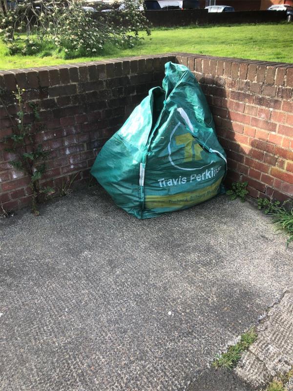 Opposite property. Please clear a grab bag-42 Aldersgrove Avenue, Grove Park, London, SE9 4PJ