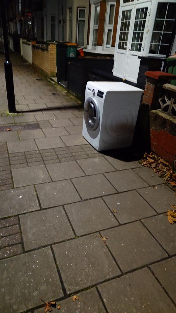 Washing machine -26 Strone Road, Forest Gate, London, E7 8EU