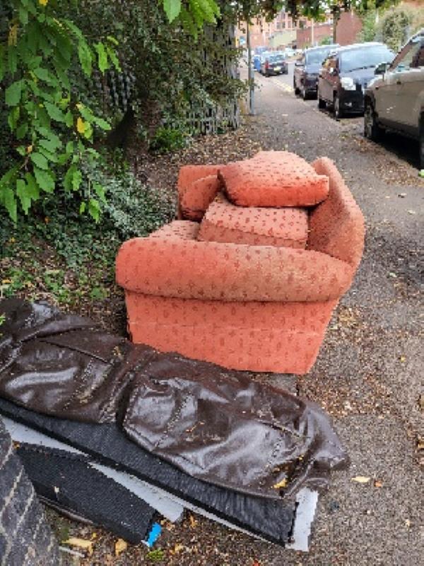 fly tipping-27 Kent Street, Leicester, LE5 3BE