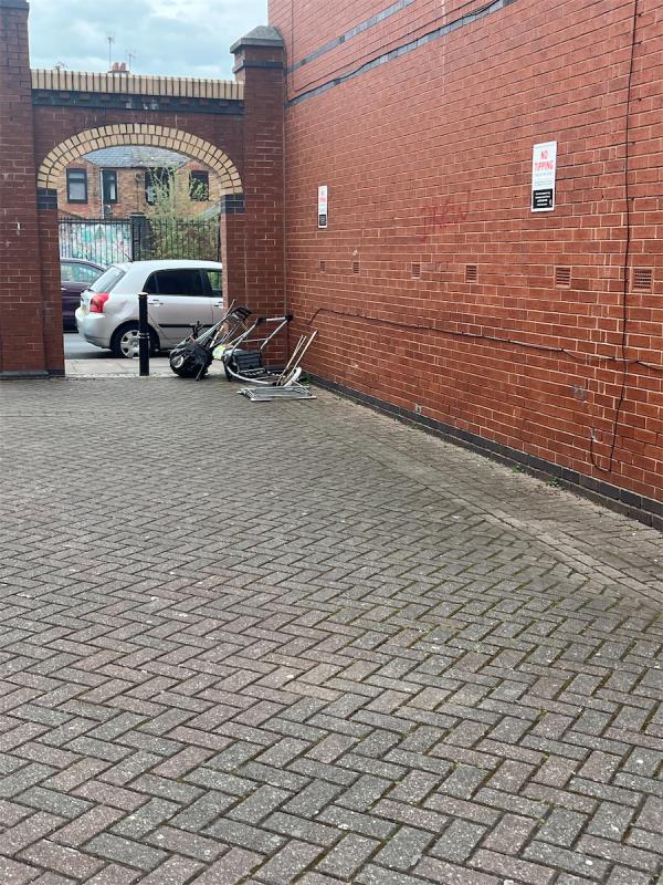 More shit dumped in the street -62 Westbourne Street, Leicester, LE4 5HL